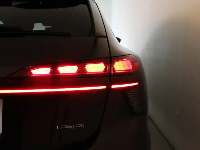 Audi A6 quattro TDI 150 kW Ansicht 16