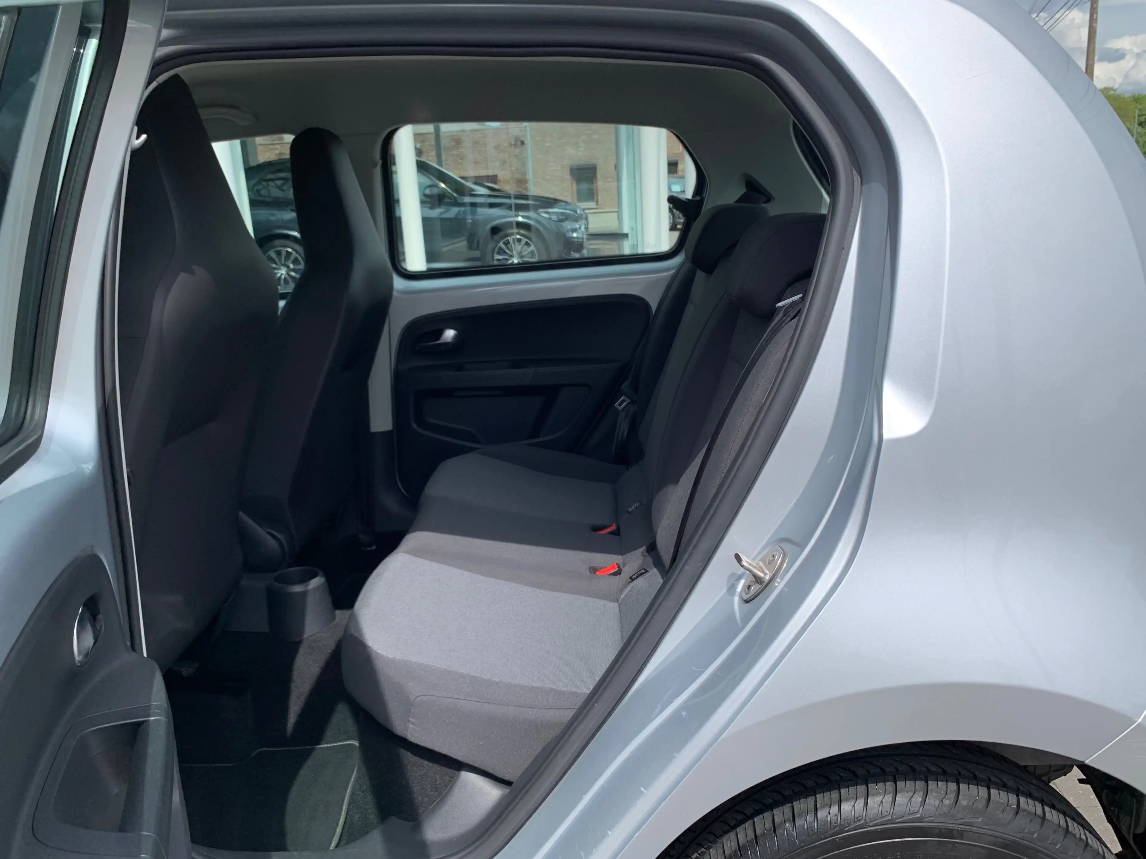 SEAT Mii 1.0i Essence / 5 Portes / Faible Km / Garantie / Prête À Immatriculer — photo 10