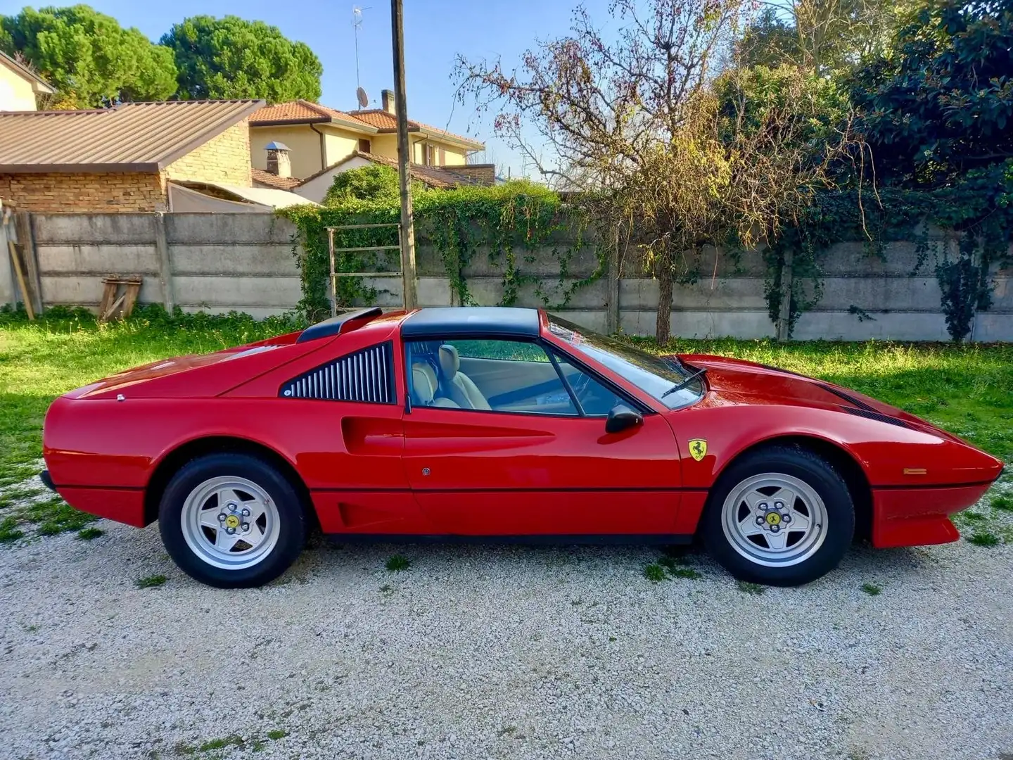 Ferrari 208 208 2.0 turbo GTS 220cv ASI ORO Rot - 2