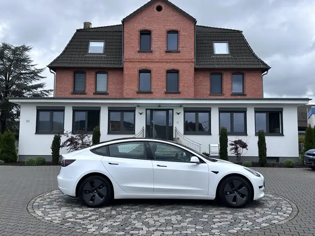 Tesla Model 3 Standard Plus RWD PANO AUTOPILOT 360°LFP