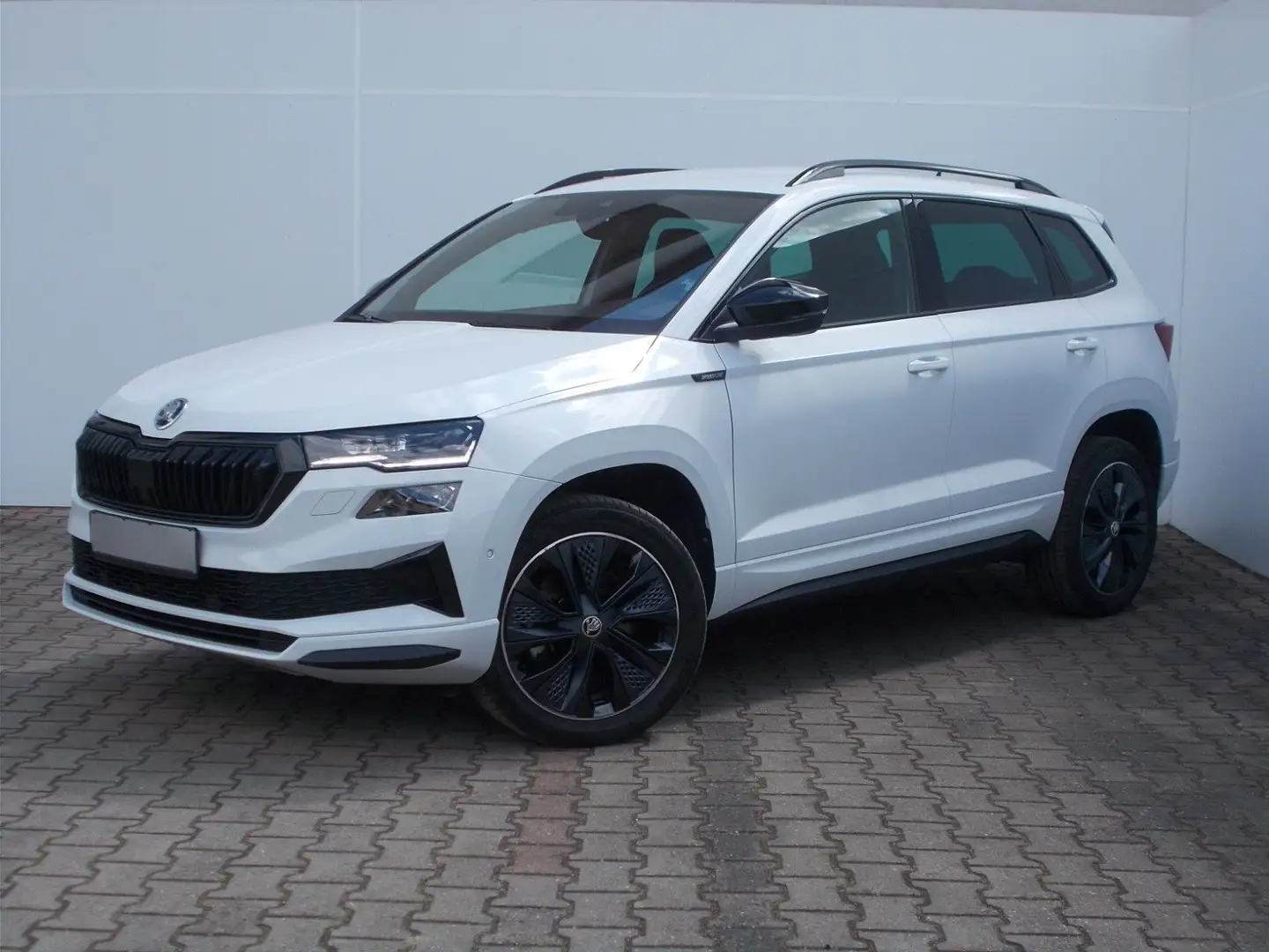 Skoda Karoq 1.5 TSI Sportline * DSG * Navi *ACC * AHK Weiß - 2