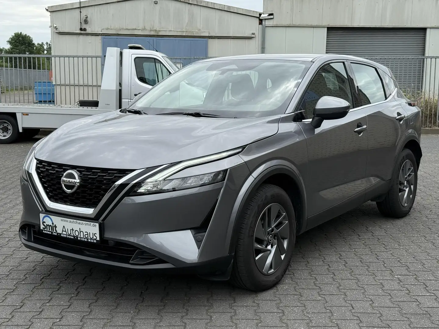 Nissan Qashqai Qashqai 1.3 Acenta/ LED/ ACC/ Reserverad Grijs - 2