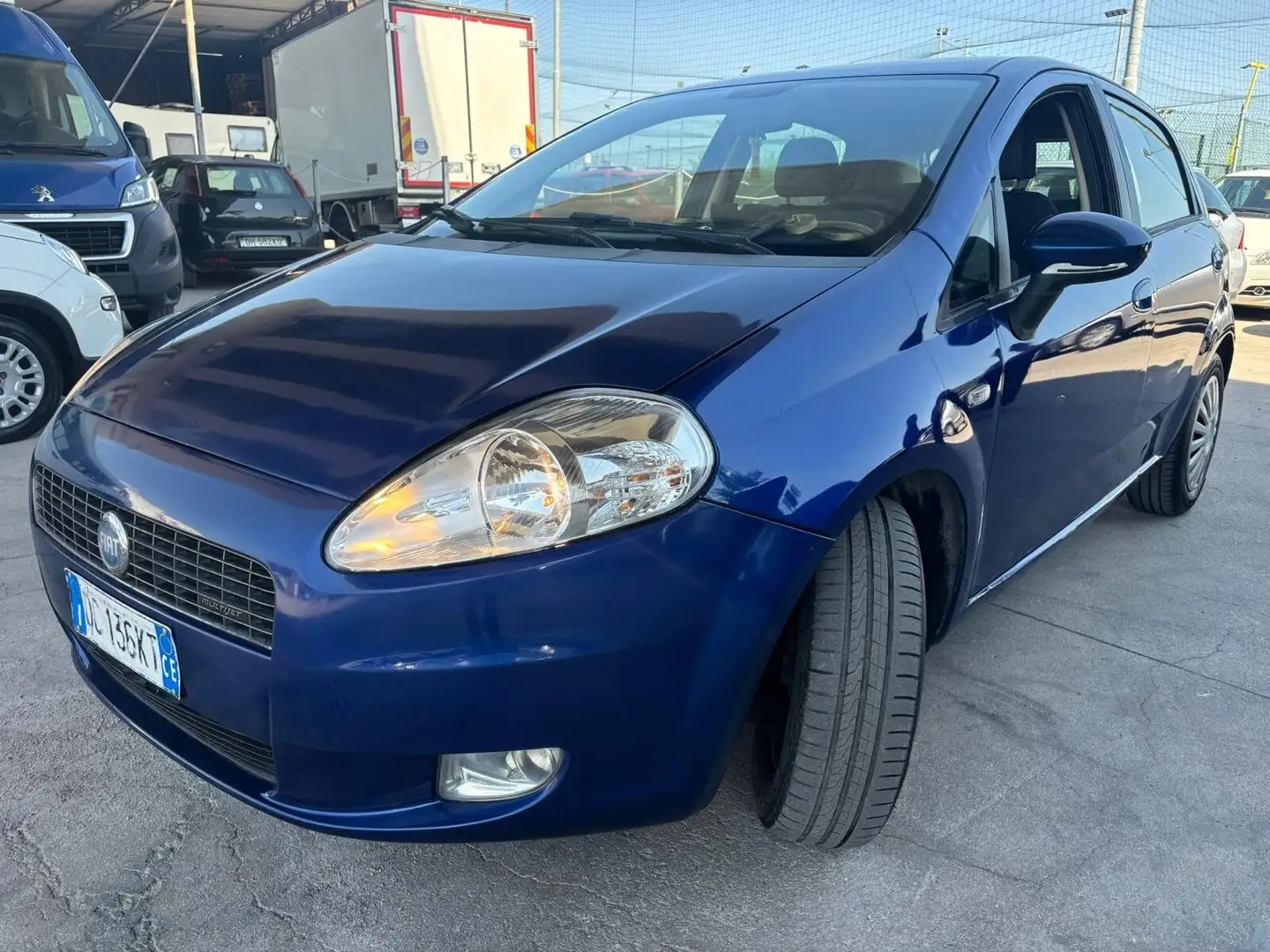 Fiat Punto GRANDE PUNTO 1.3 MJT 75 CV 5P FUN Azul - 2