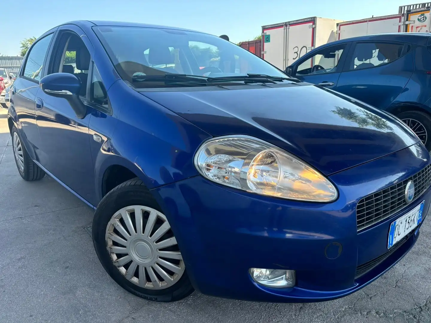 Fiat Punto GRANDE PUNTO 1.3 MJT 75 CV 5P FUN Azul - 1