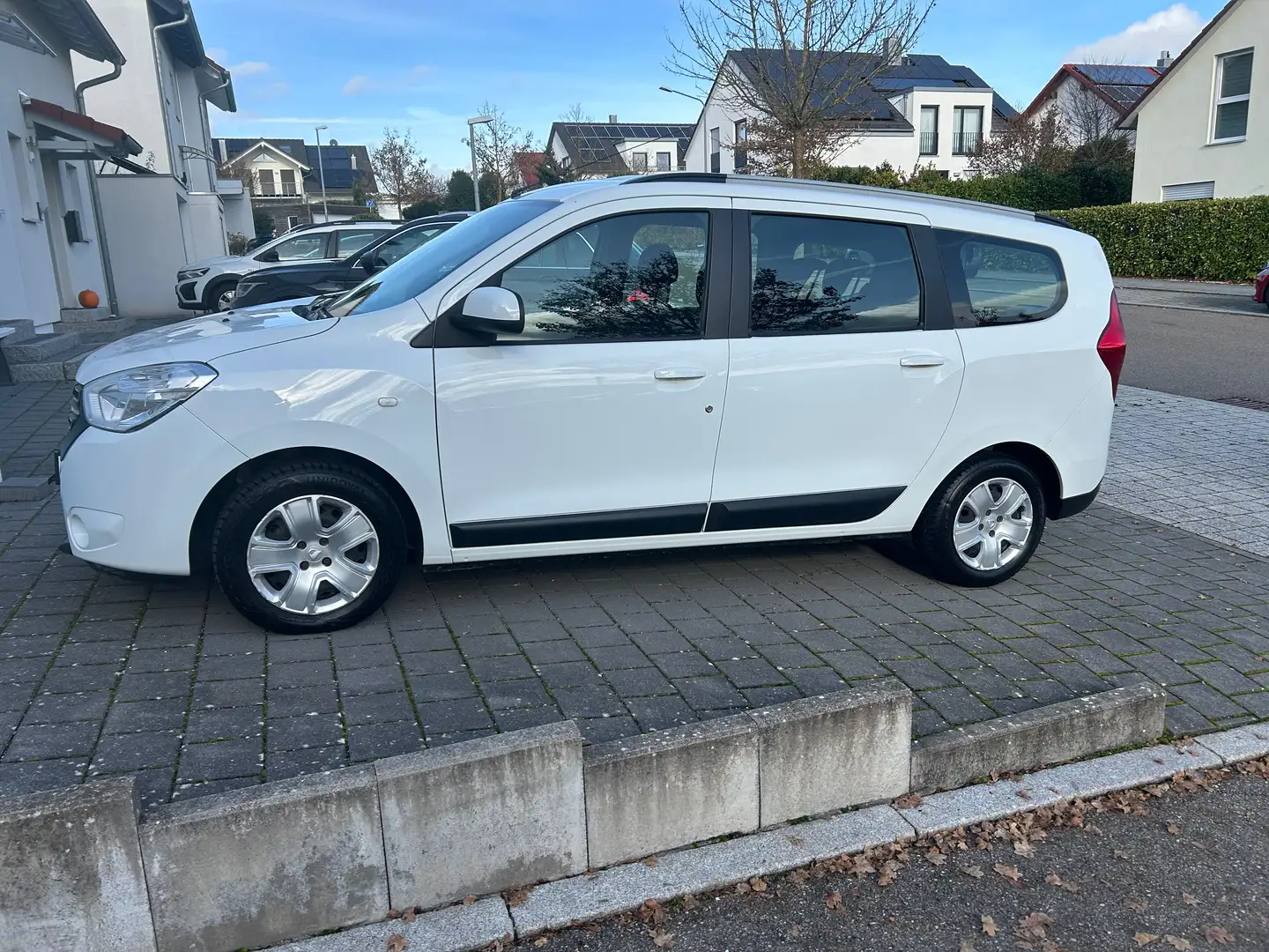 Dacia Lodgy Laureate Weiß - 1