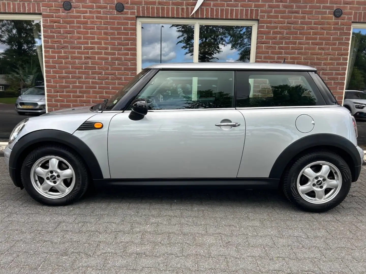 MINI One Mini 1.4 Pepper NIEUWE APK / RIJKLAAR / RIJDT GOED Grijs - 2