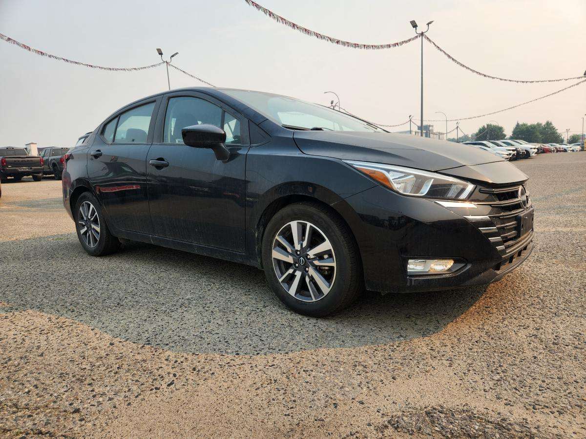 Black 2024 Nissan Versa Sedan Front-Wheel Drive Continuously Variable Transmission
