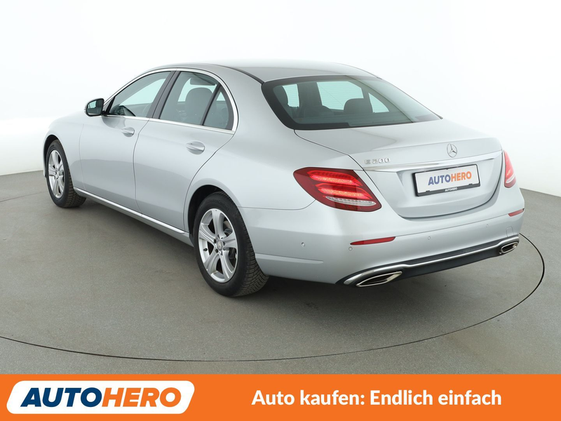 Mercedes-Benz E 200 E 200 Avantgarde Aut.*NAVI*LED*CAM*PDC*SHZ* — photo 4