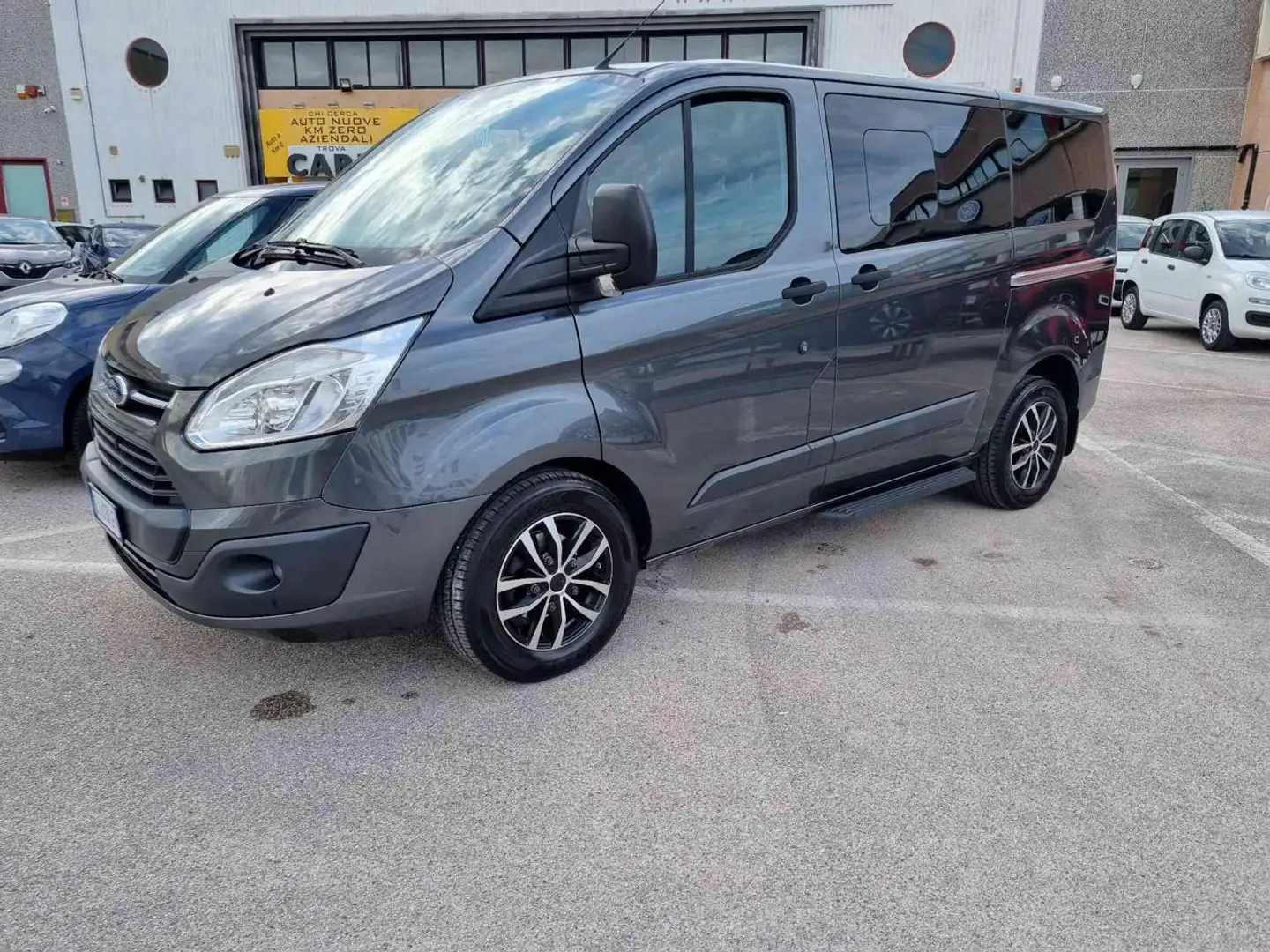 Ford Tourneo Custom 310 2.0 TDCi 130 PC titanium Szürke - 2