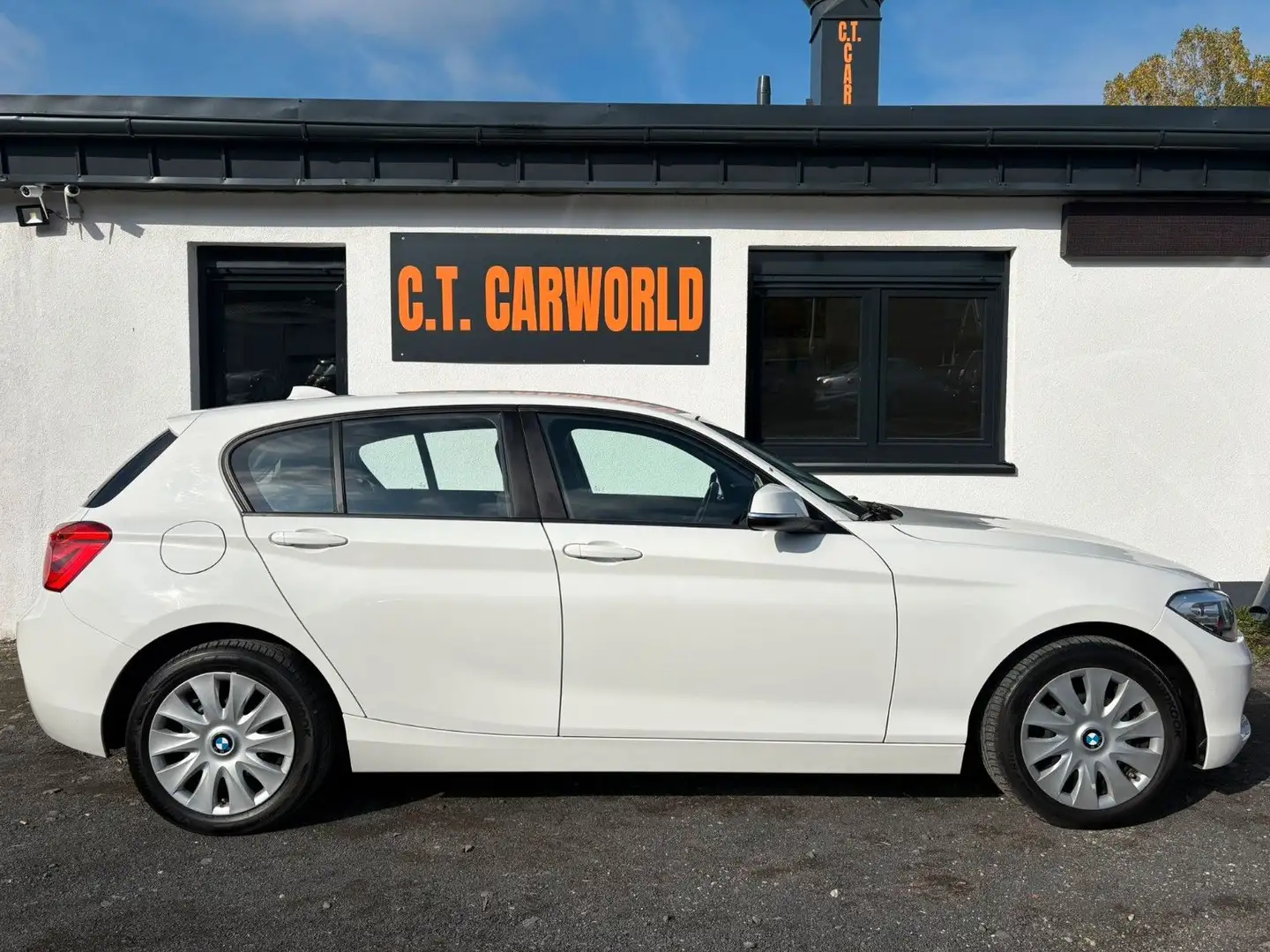 BMW 116 i  KLIMA / SITZHEIZUNG / TÜV NEU / GARANTIE Weiß - 2