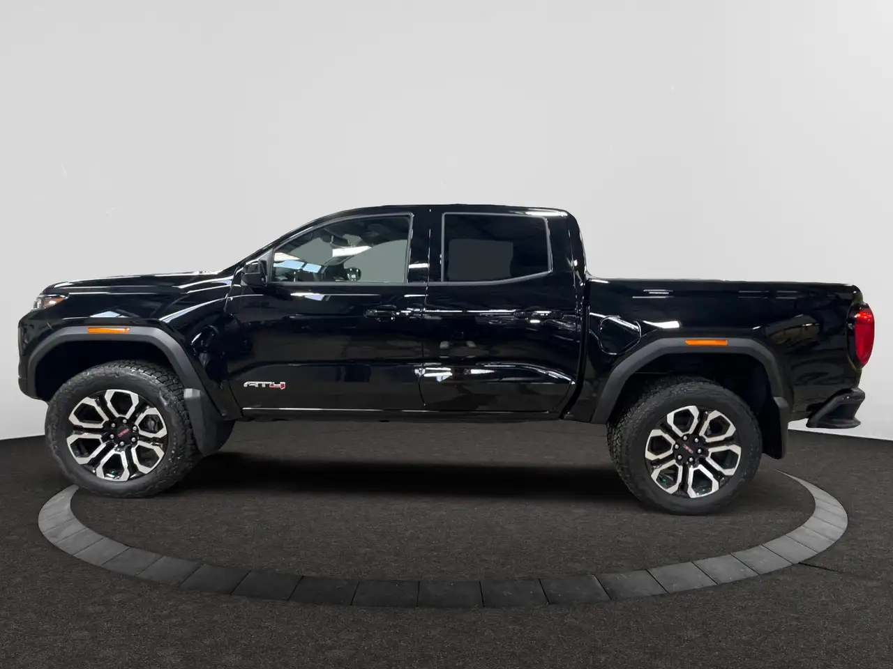 GMC Canyon снимка GMC Canyon