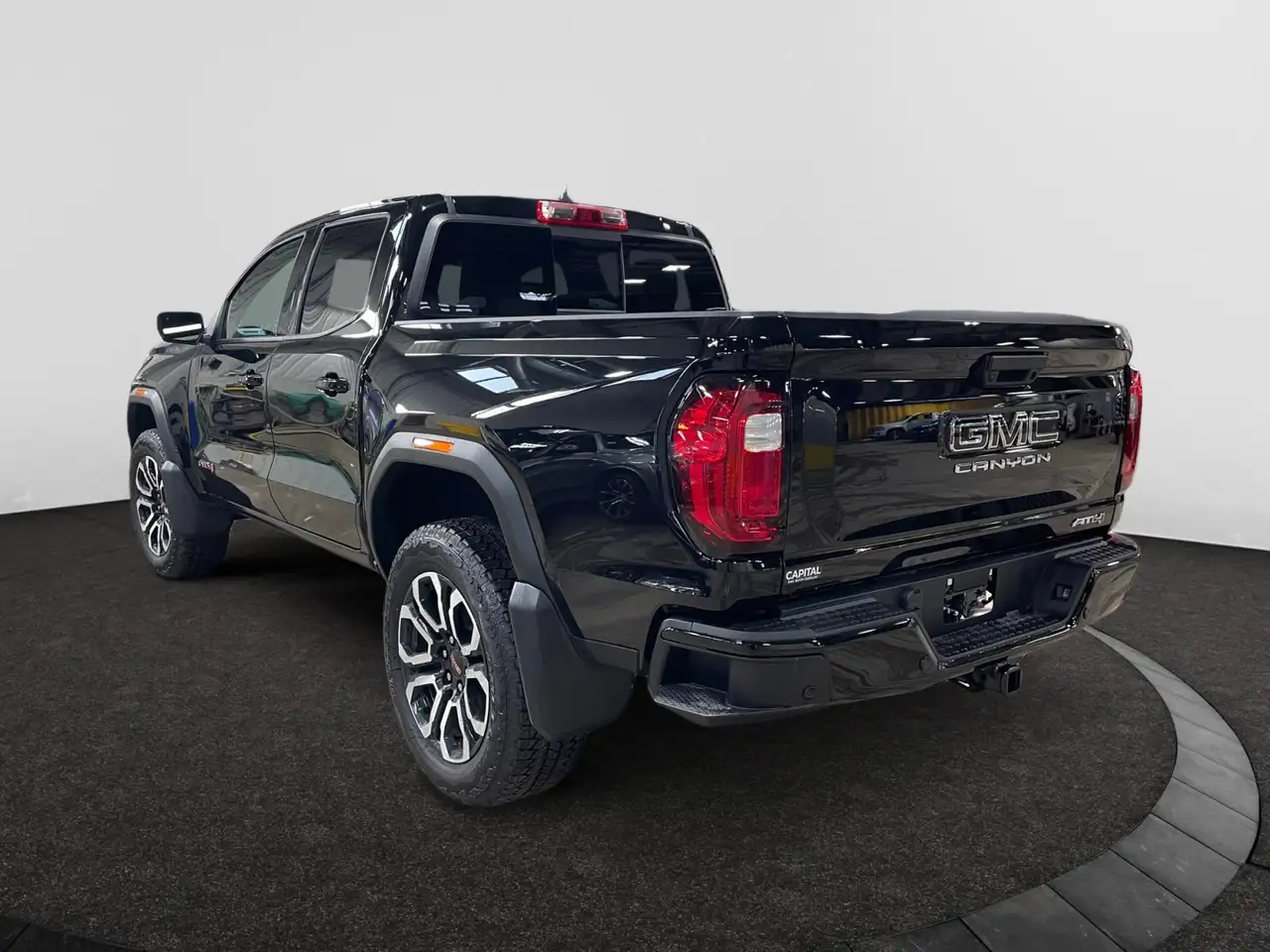 GMC Canyon снимка GMC Canyon