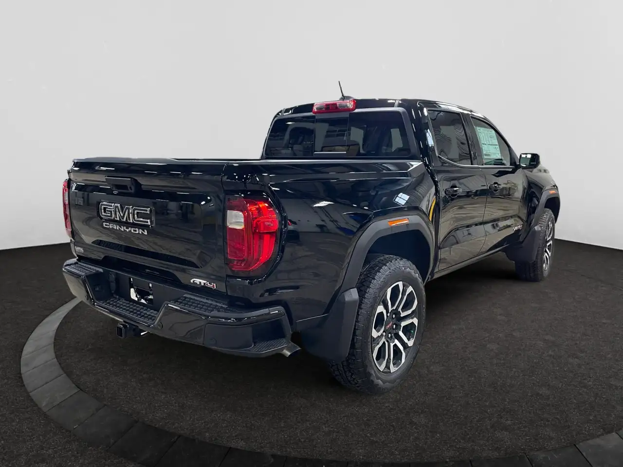 GMC Canyon снимка GMC Canyon