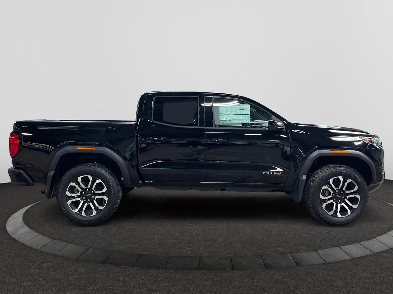 GMC Canyon снимка GMC Canyon