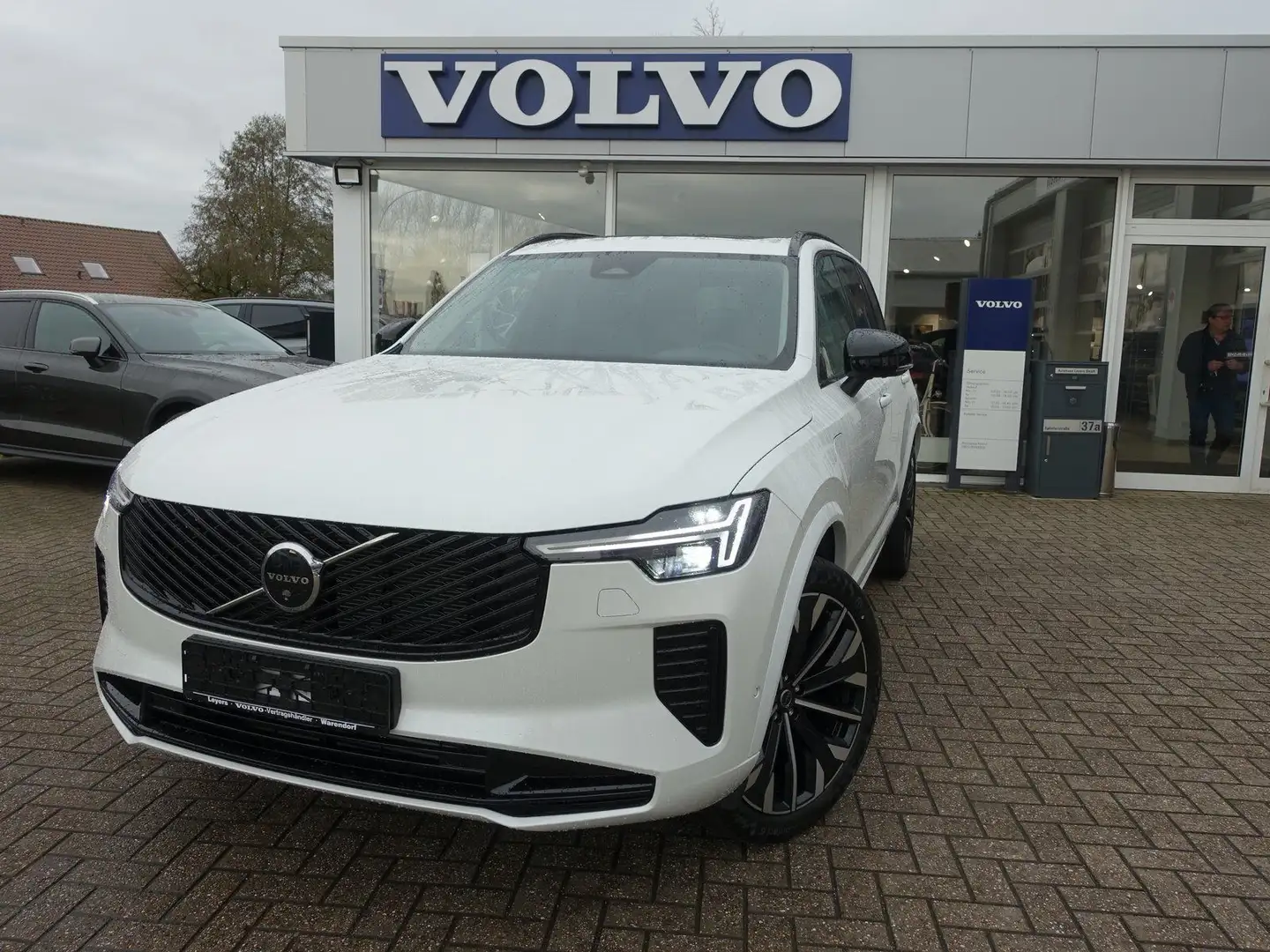 Volvo XC90 Plus T8 AWD Plug-in Hybrid/FourC/AHK/Pano Weiß - 1