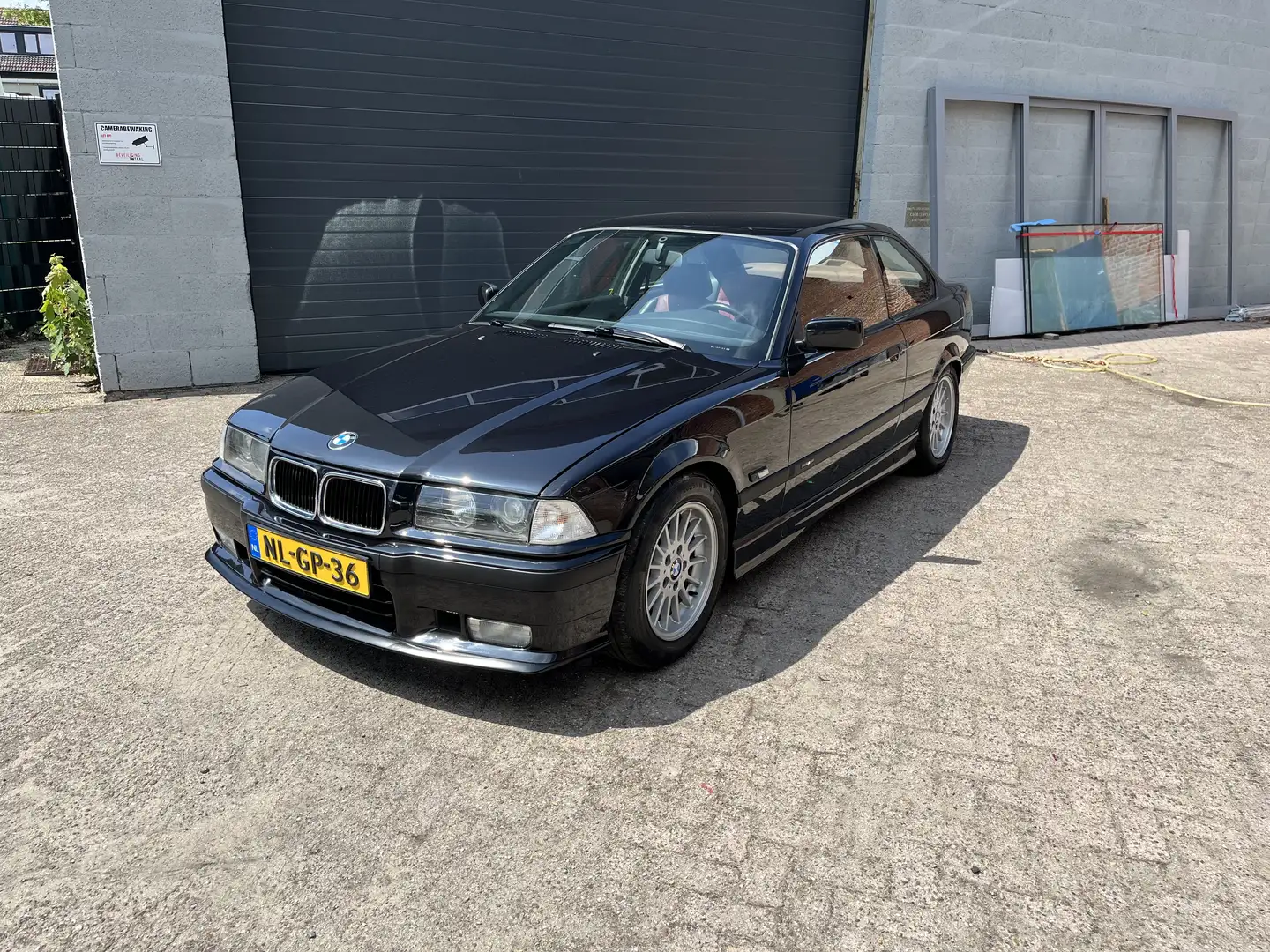 BMW 328 328i - 1