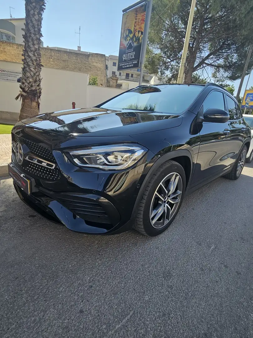 Mercedes-Benz GLA 200 Premium amg Zwart - 1