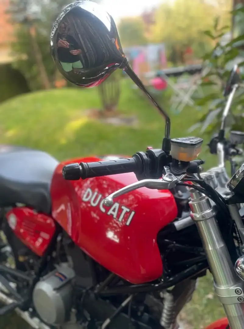 Ducati 1000 GT Rojo - 1