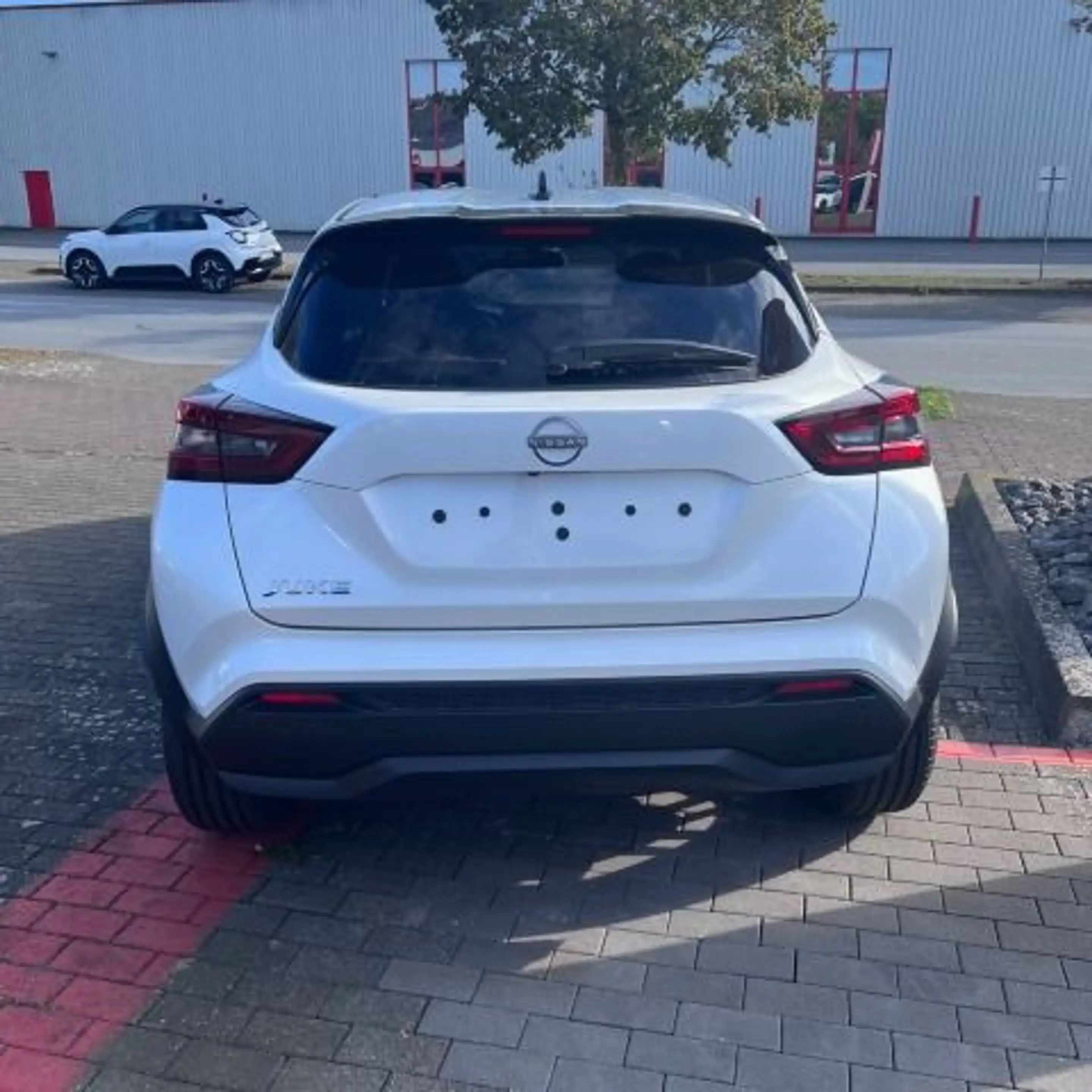 Nissan Juke 1.0 DIG-T N-Connecta — photo 6