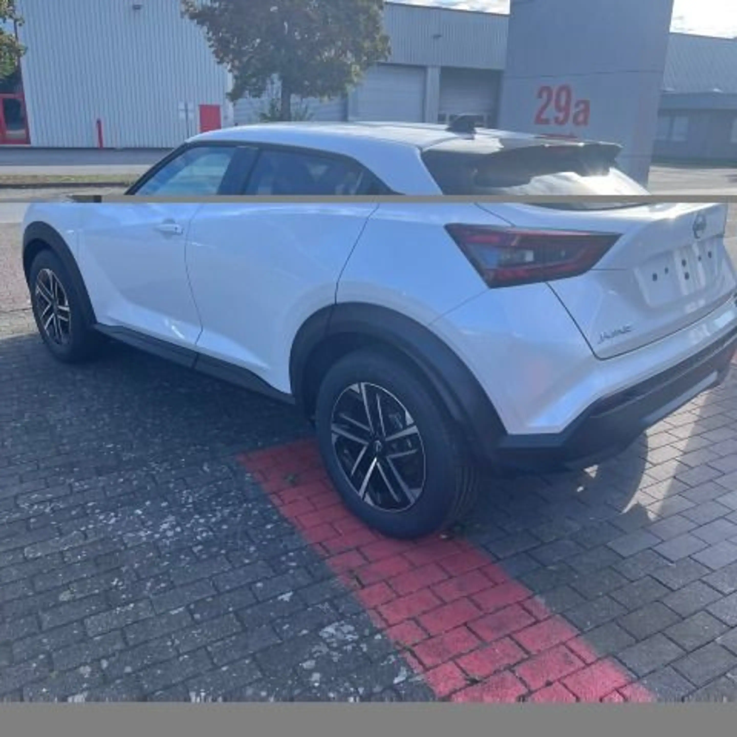 Nissan Juke 1.0 DIG-T N-Connecta — photo 4