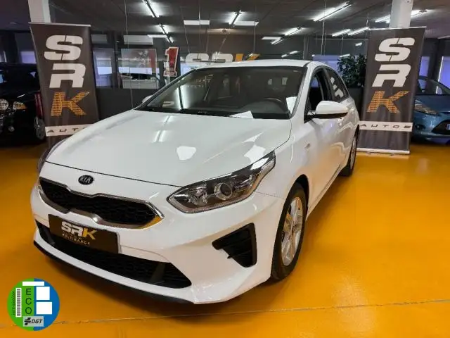 Kia Ceed / cee'd 1.6 MHEV iMT 100kW 136CV Concept
