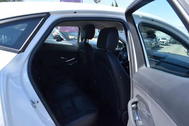 Jaguar E-Pace view 14