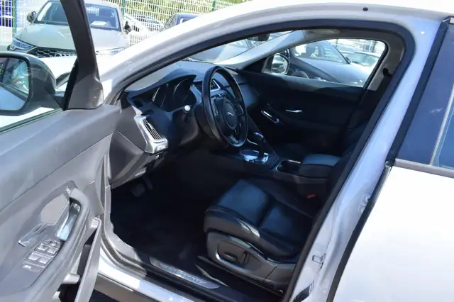 Jaguar E-Pace view 12