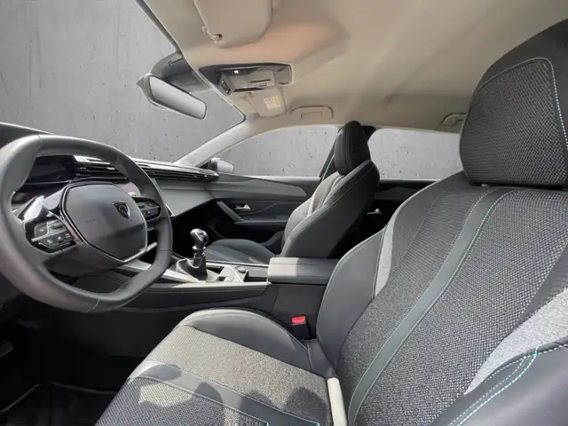 Peugeot 308 SW view 9