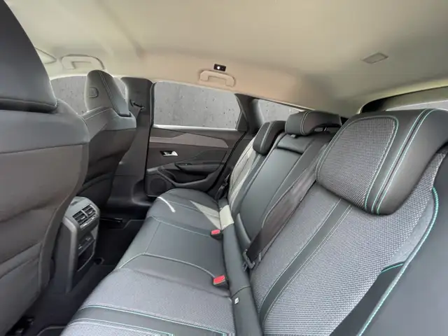 Peugeot 308 SW view 8