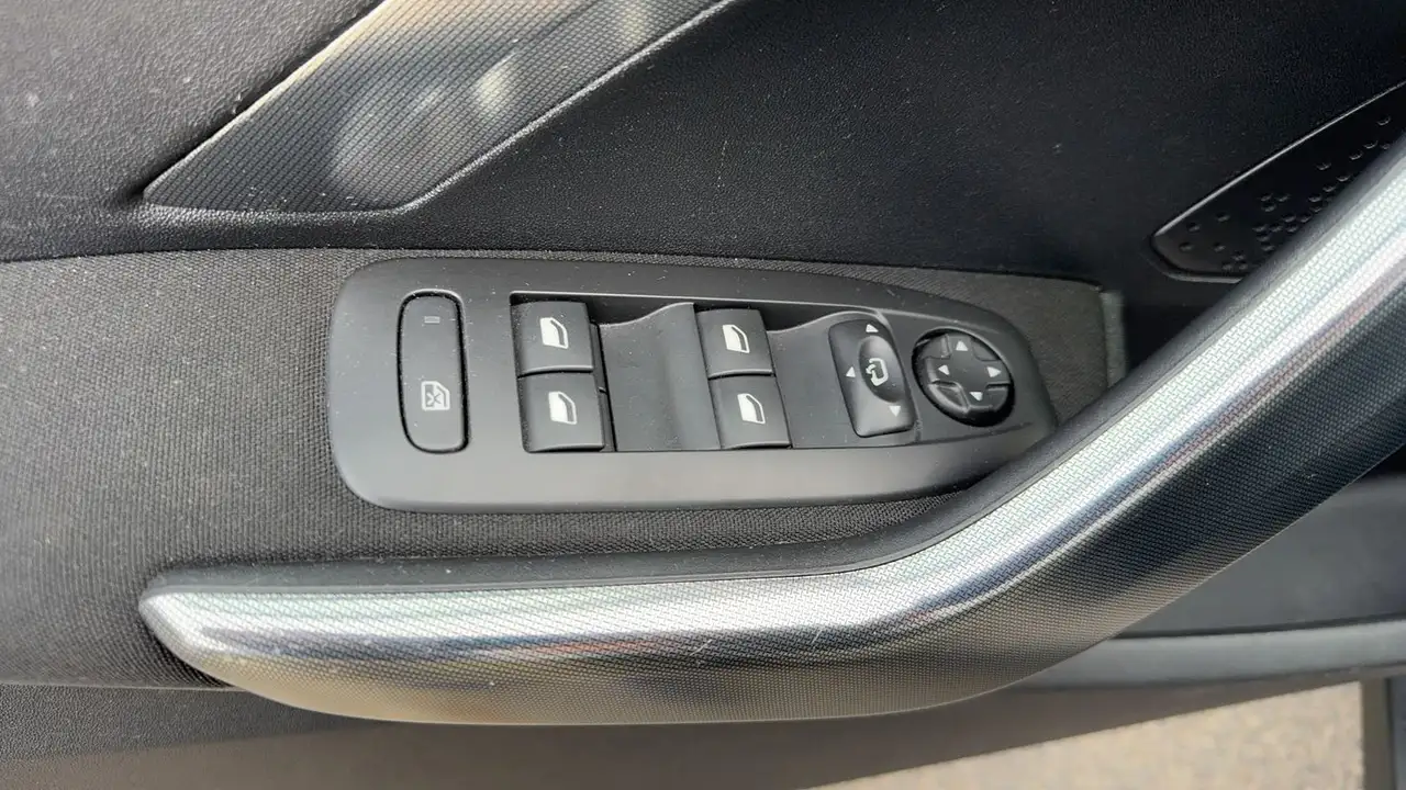 Peugeot 2008 2008 — photo 24