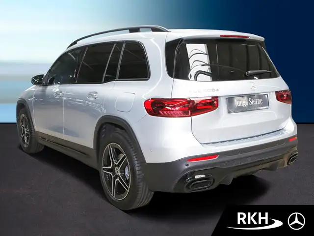 Mercedes-Benz GLB view 4