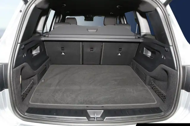 Mercedes-Benz GLB view 15