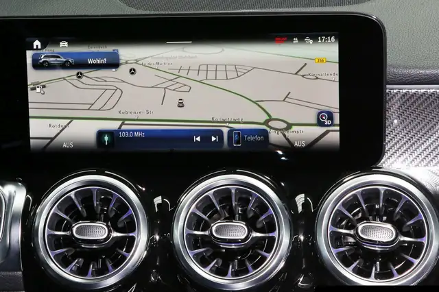 Mercedes-Benz GLB view 12