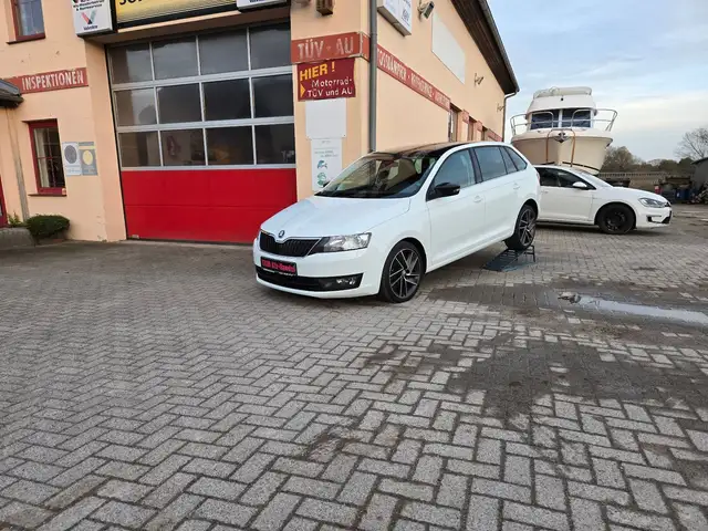 Skoda Rapid Spaceback Emotion Plus**1.Hand*Scheckheft*
