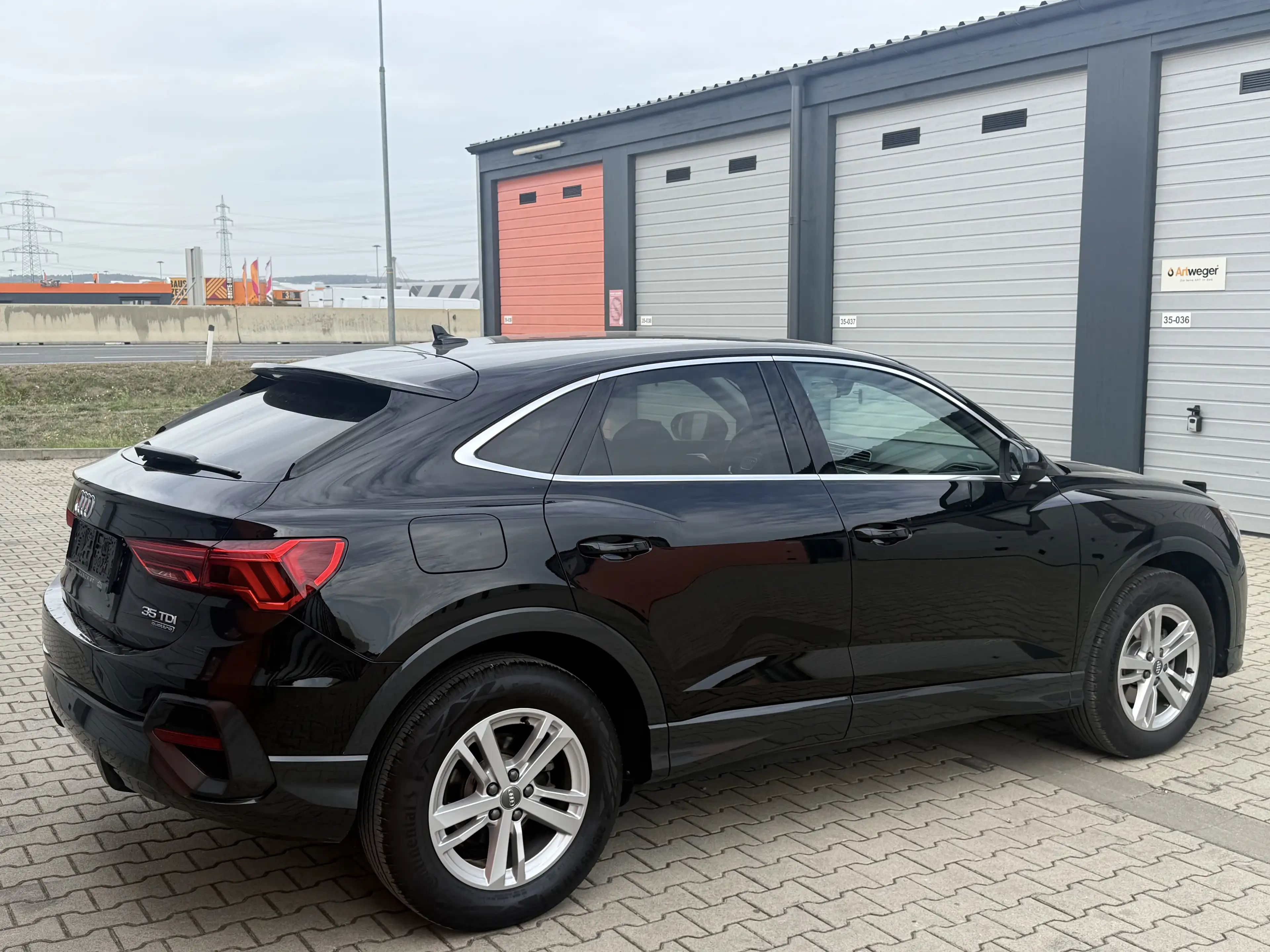 Audi Q3 35 TDI quattro — photo 5