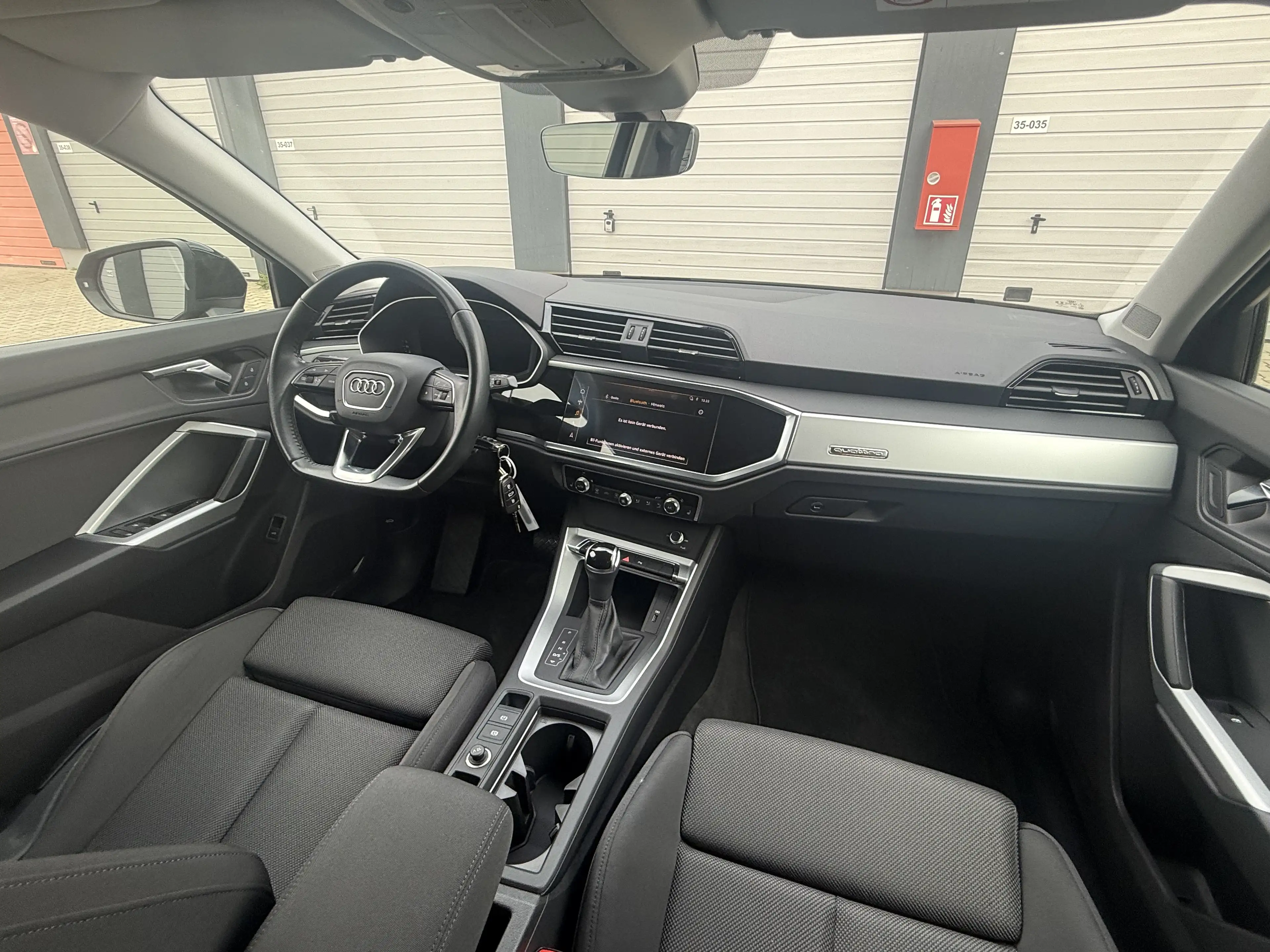 Audi Q3 35 TDI quattro — photo 9