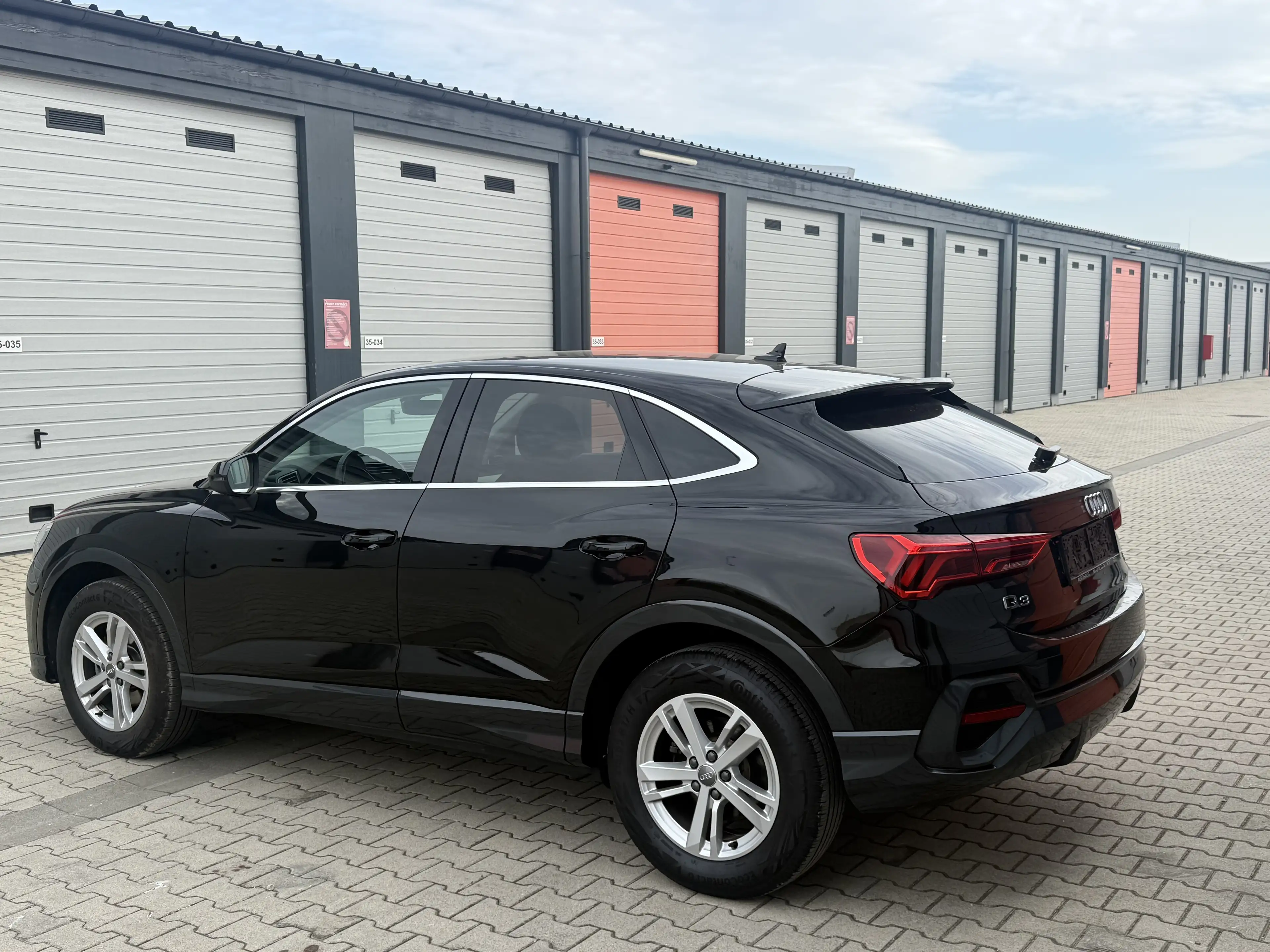 Audi Q3 35 TDI quattro — photo 8