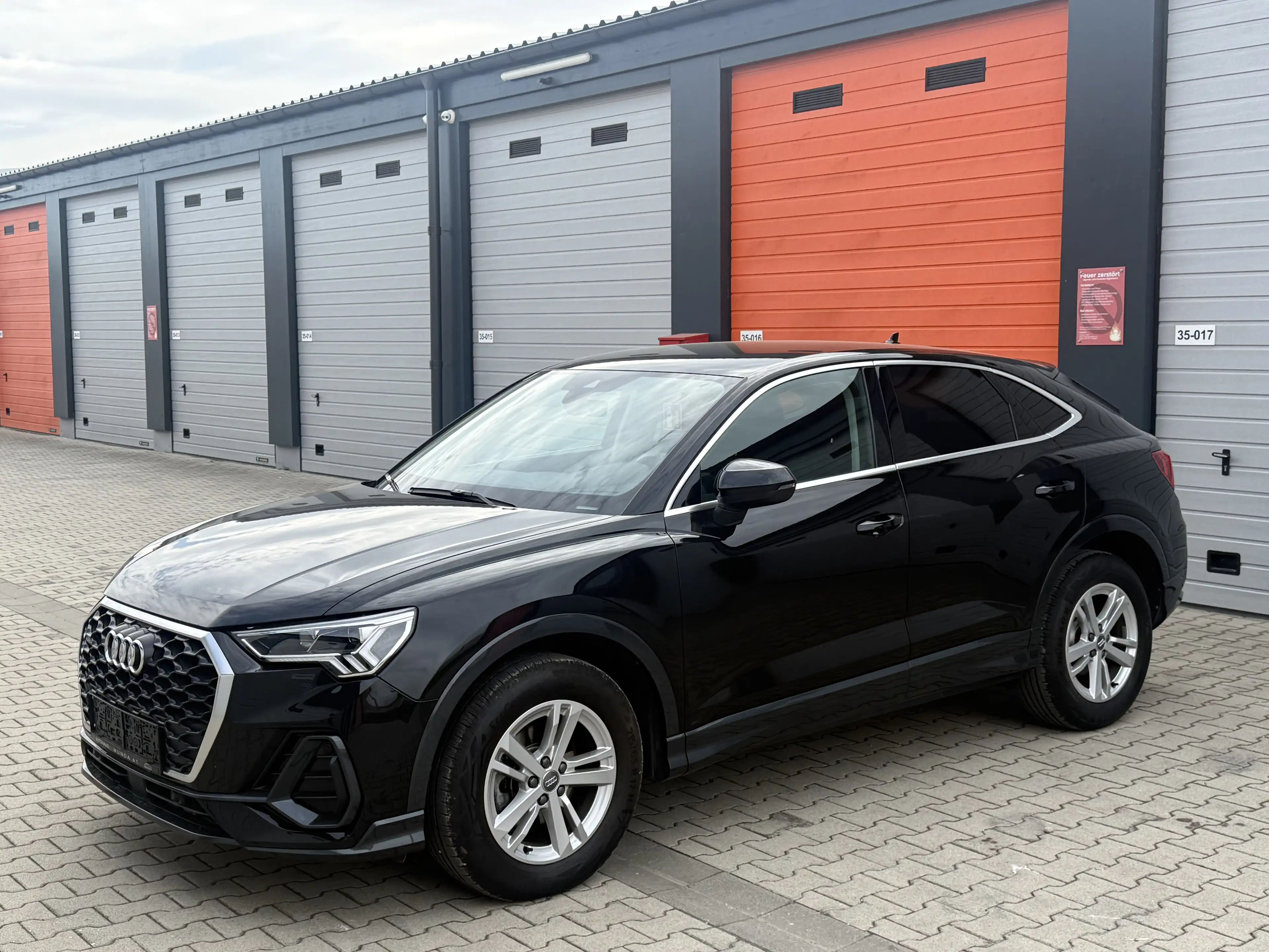 Audi Q3 35 TDI quattro — photo 2