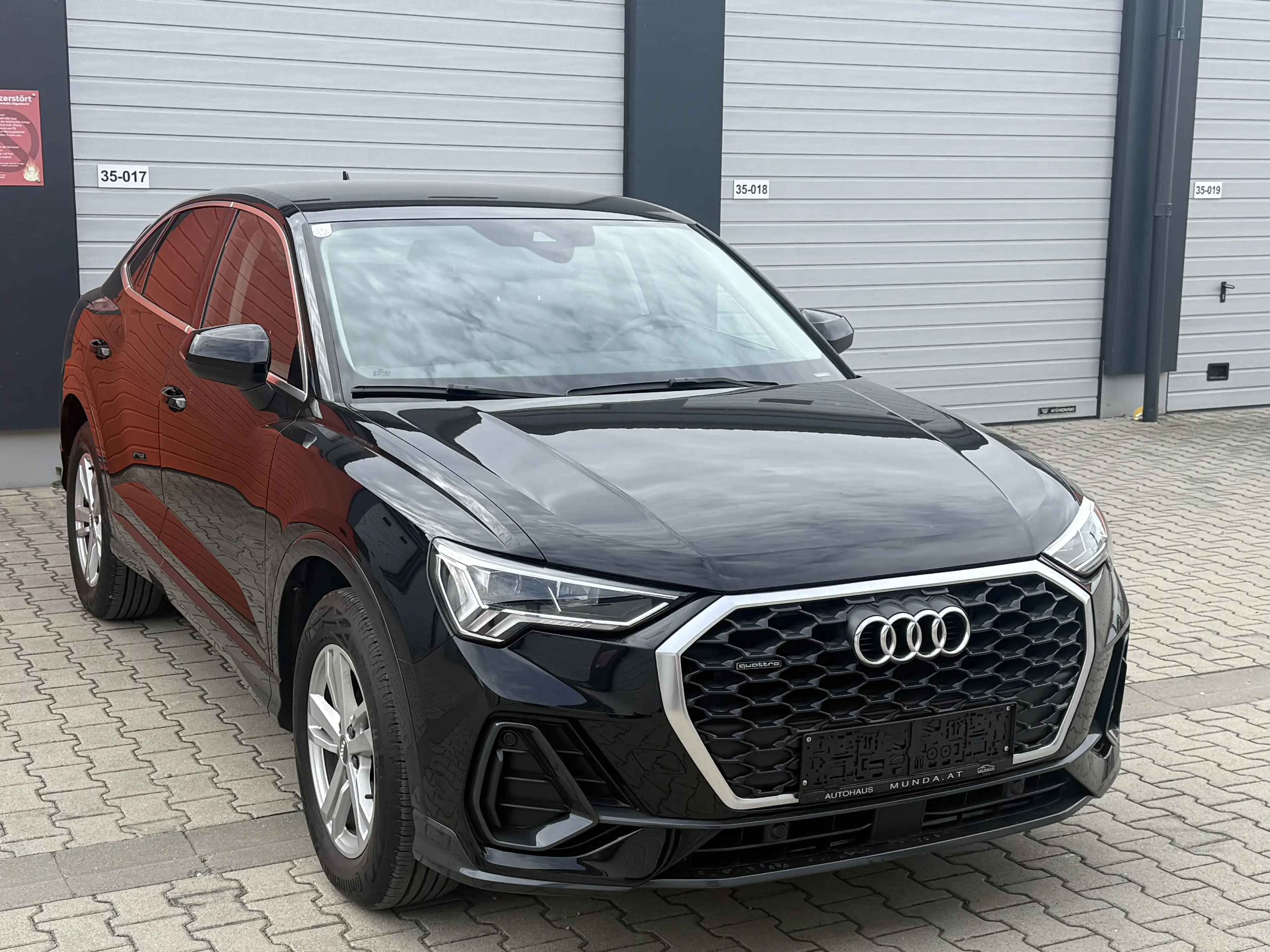 Audi Q3 35 TDI quattro — photo 3