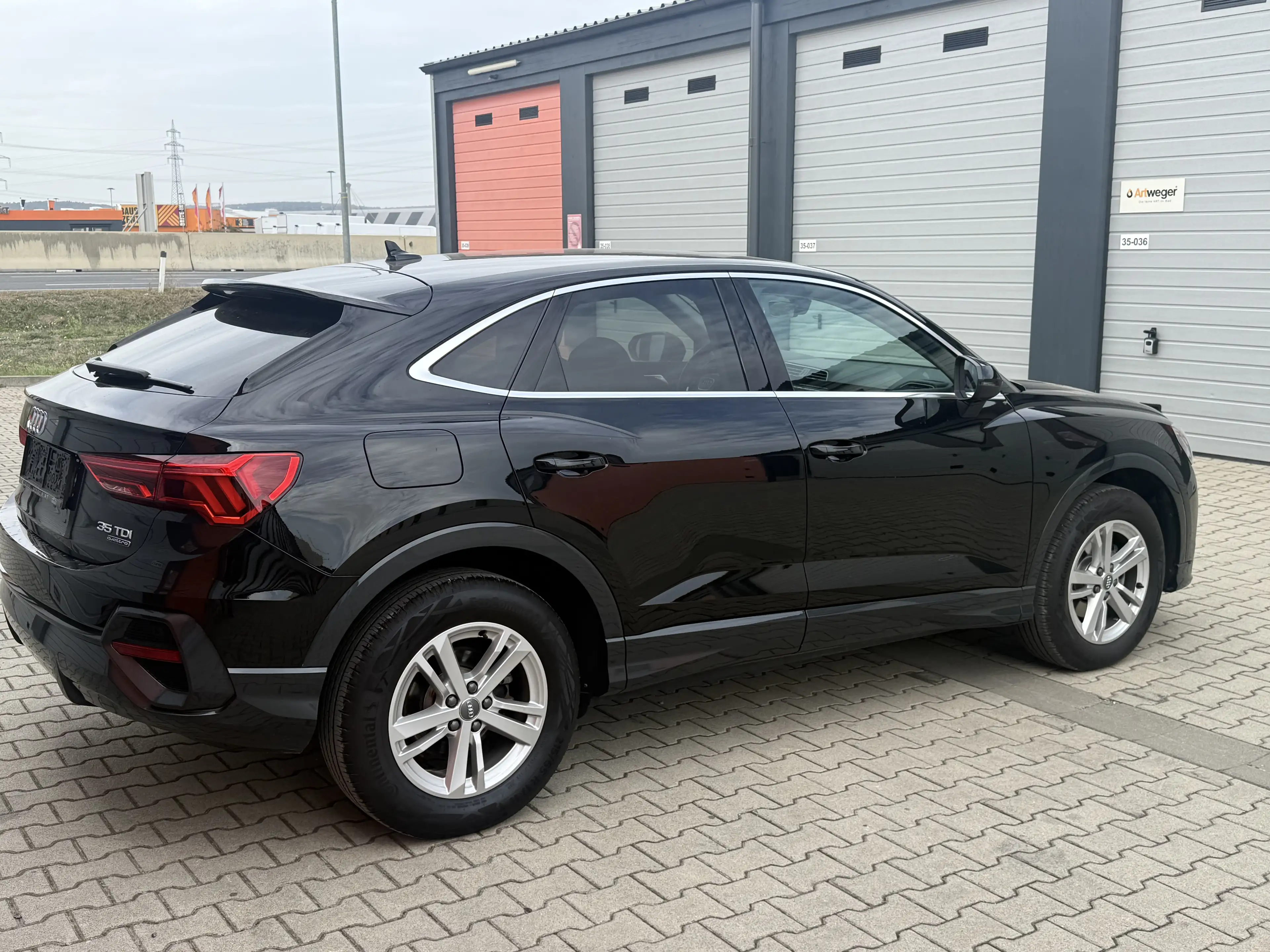 Audi Q3 35 TDI quattro — photo 6