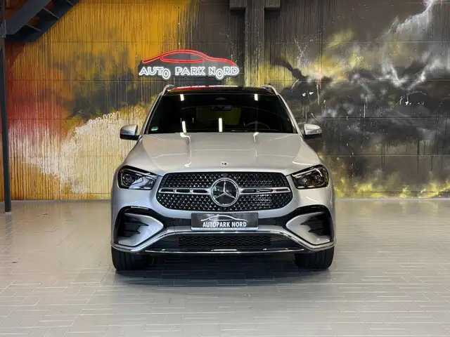 Mercedes-Benz Gle view 2