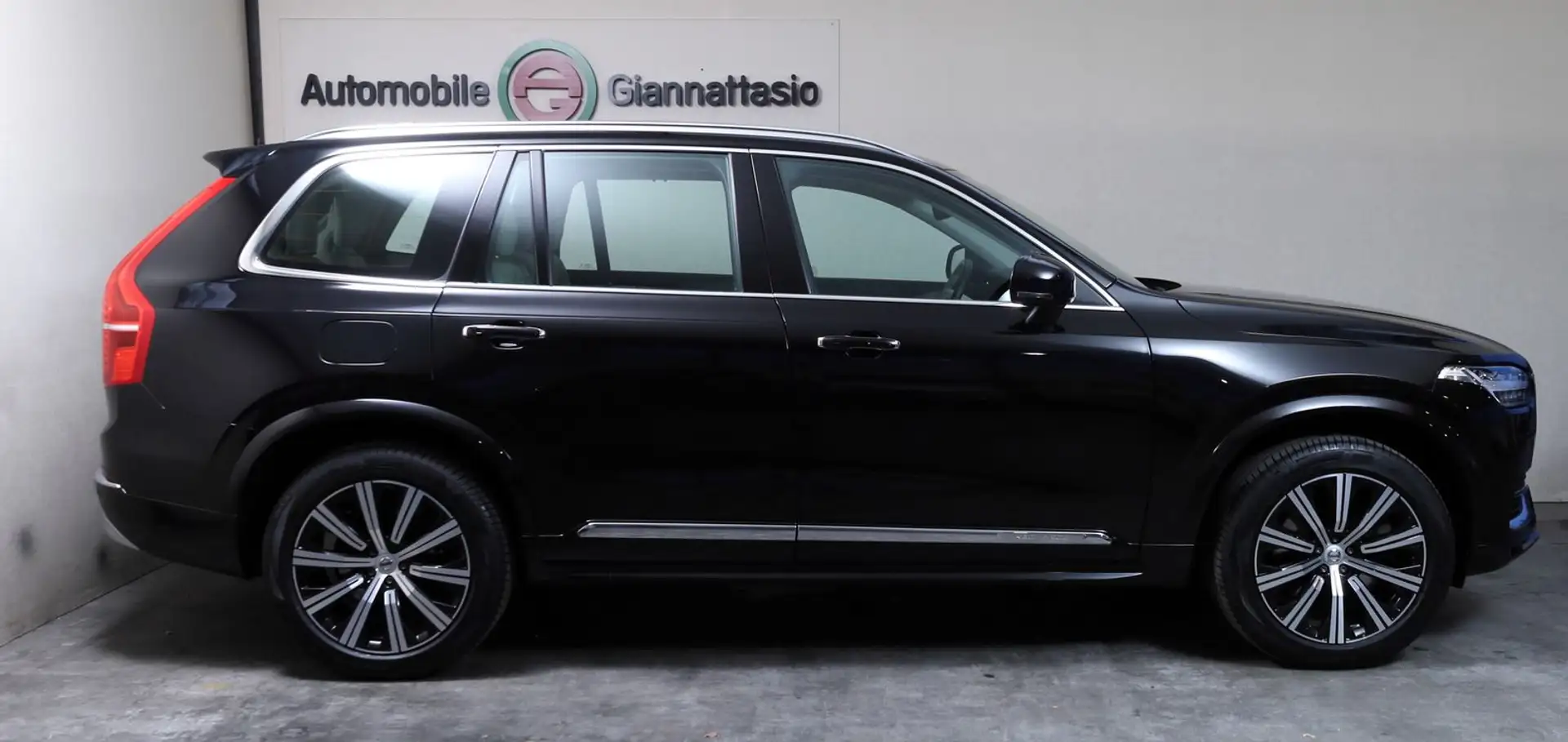 Volvo XC90 Recharge Plus Bright Hybrid AWD Four-C*Pano Zwart - 1
