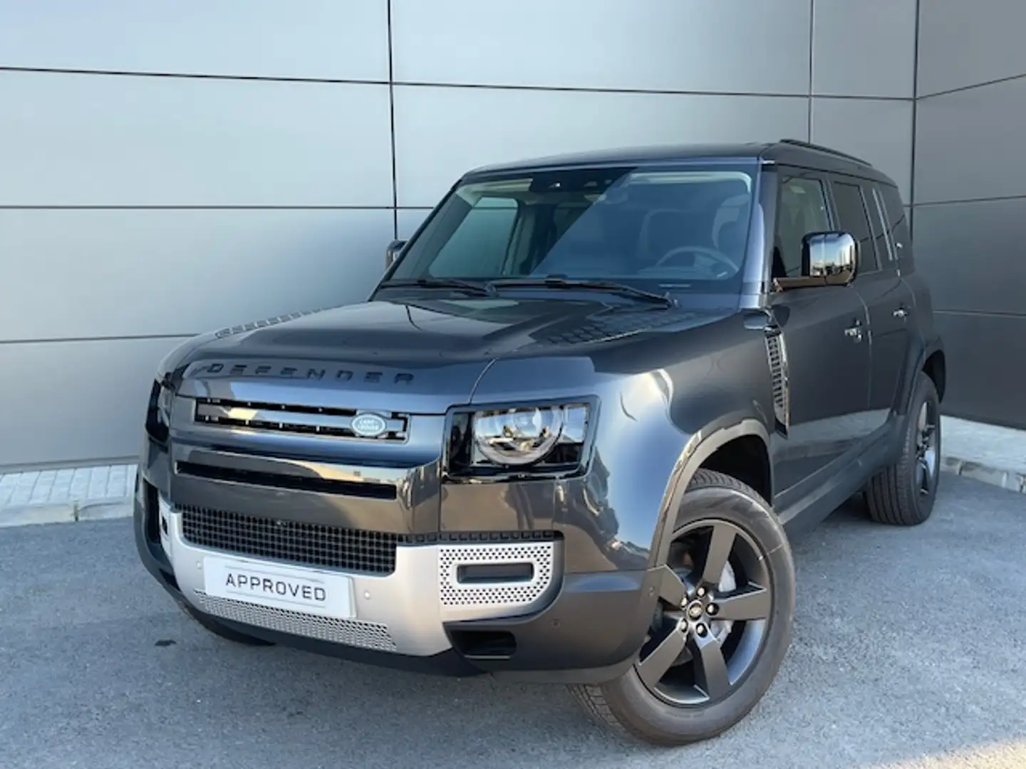 Land Rover Defender 2.0 404E PHEV SE 110 AUTO 4WD 404 5P - 1