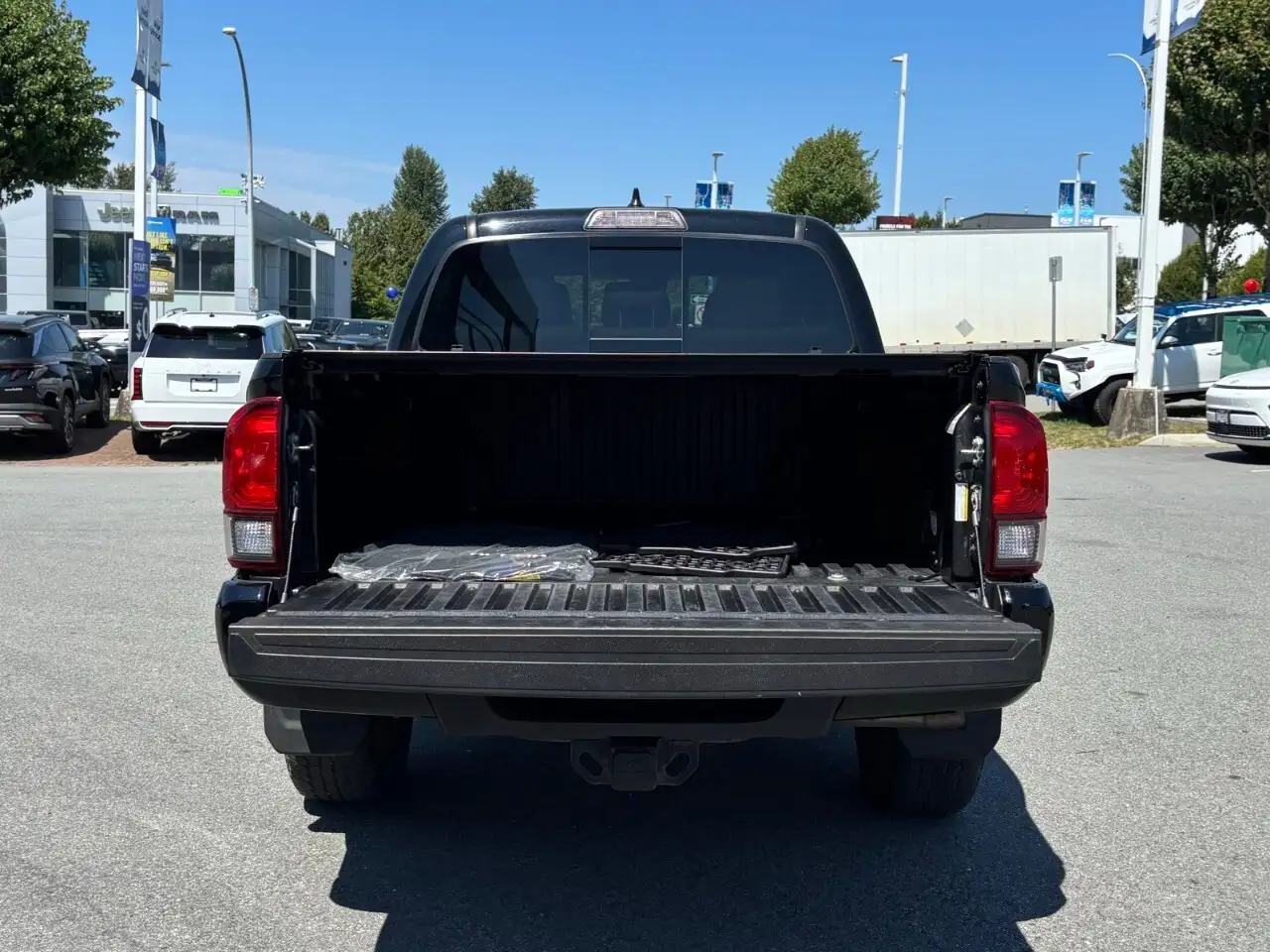 Toyota Tacoma снимка Toyota Tacoma