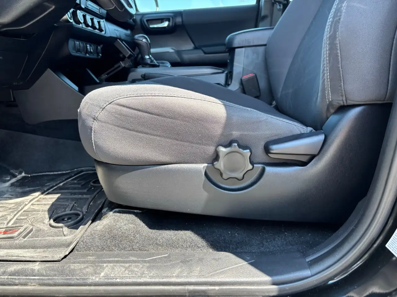 Toyota Tacoma снимка Toyota Tacoma