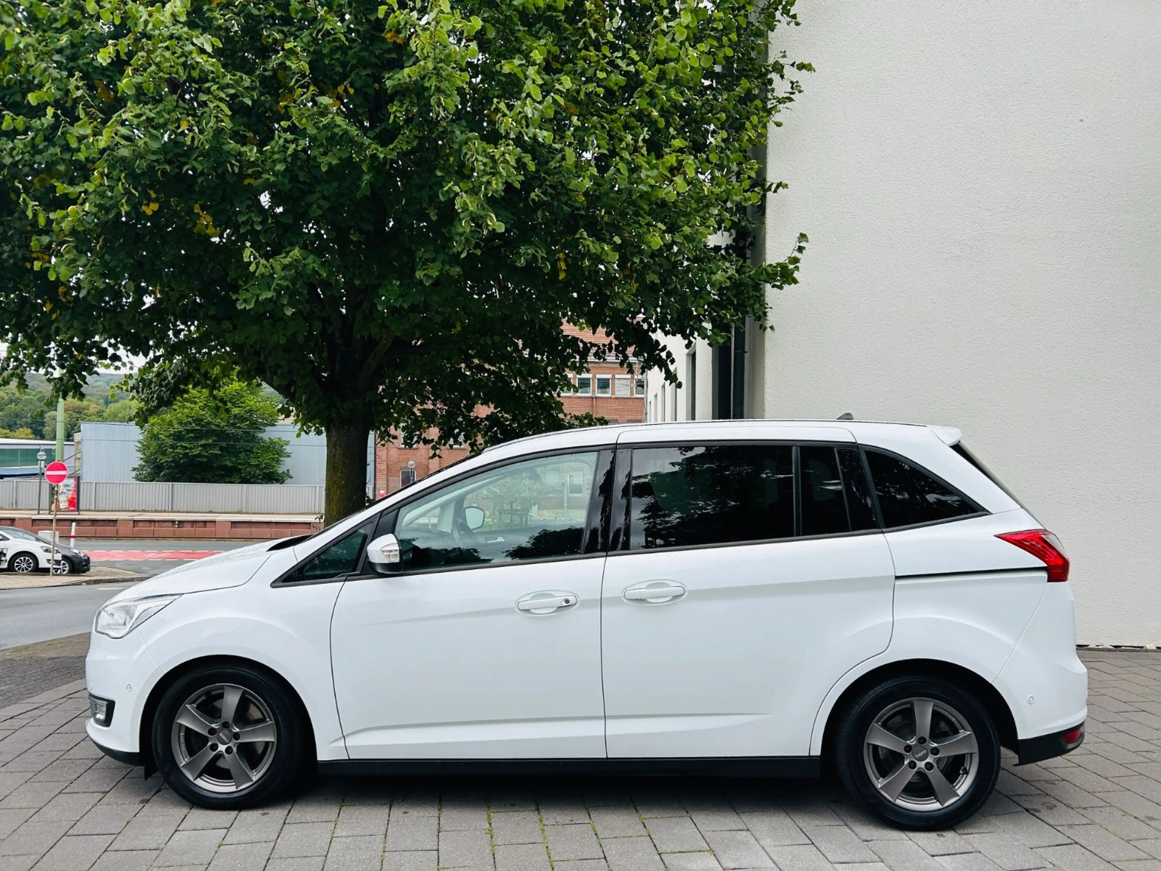 Ford Grand C-Max Cool & Connect *RFK, AHK, 1.Hand!* — photo 13