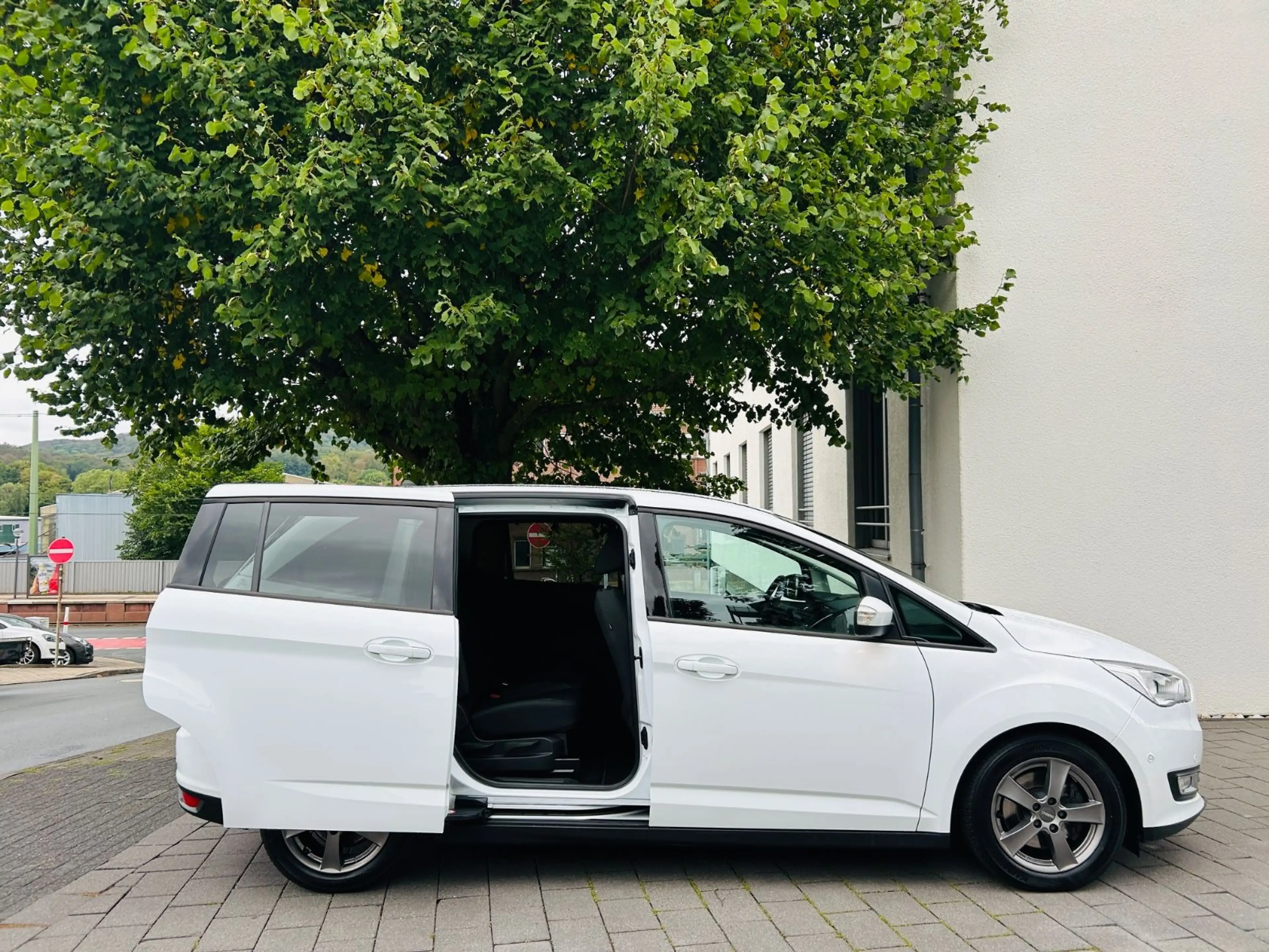 Ford Grand C-Max Cool & Connect *RFK, AHK, 1.Hand!* — photo 7