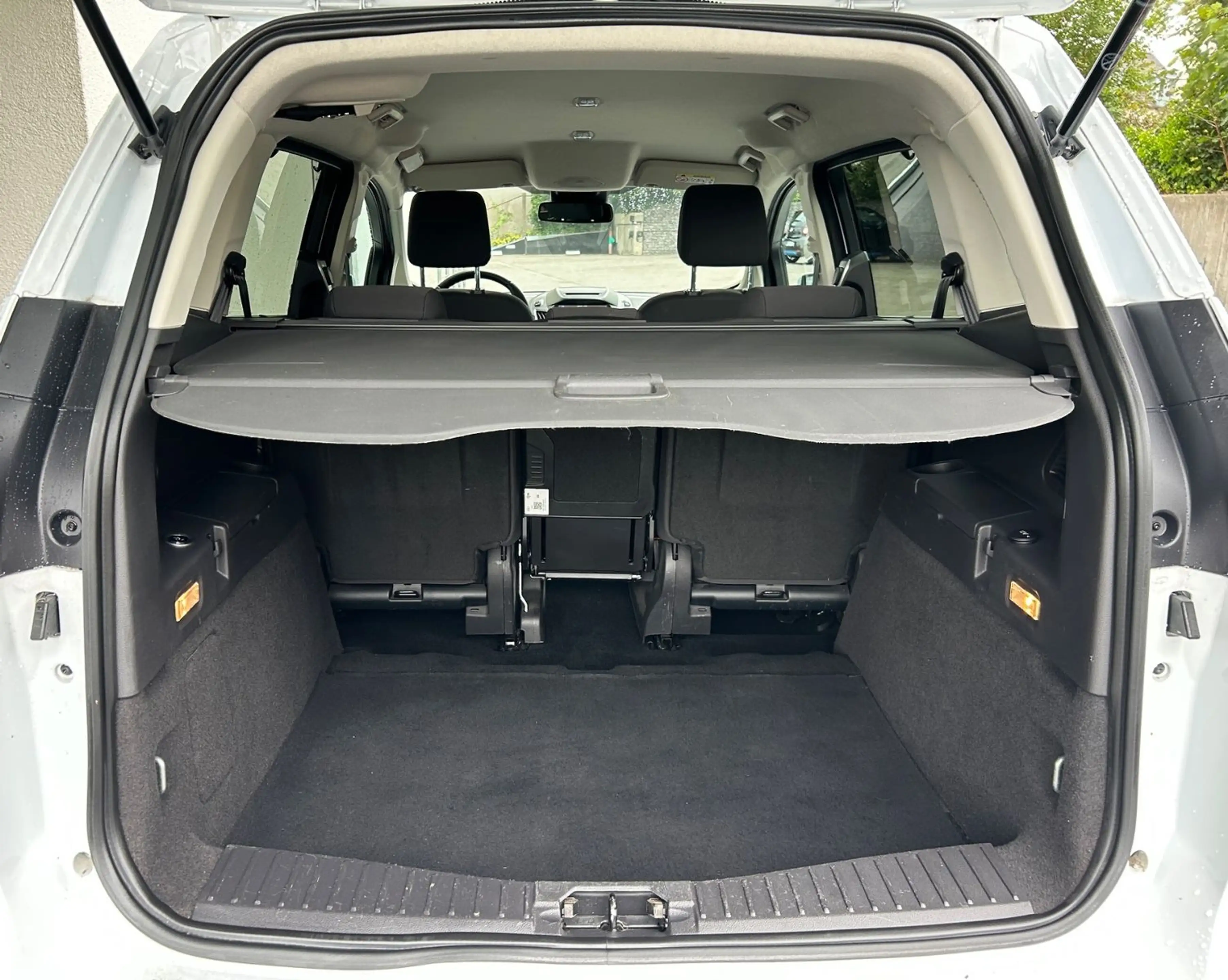 Ford Grand C-Max Cool & Connect *RFK, AHK, 1.Hand!* — photo 11