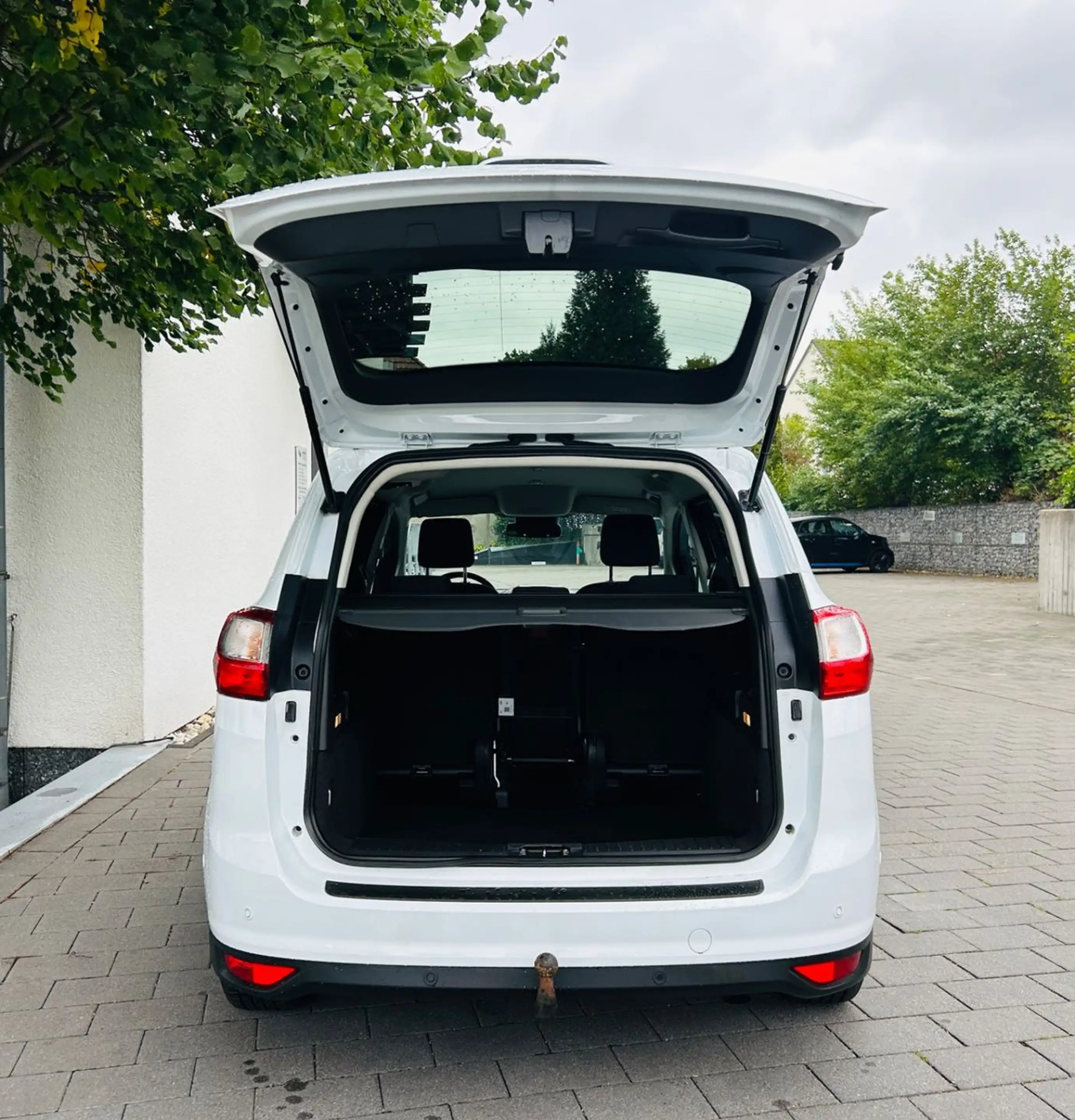 Ford Grand C-Max Cool & Connect *RFK, AHK, 1.Hand!* — photo 10