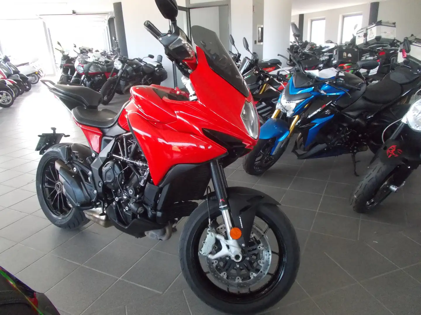 MV Agusta Turismo Veloce 800 ROSSO Rosso - 2